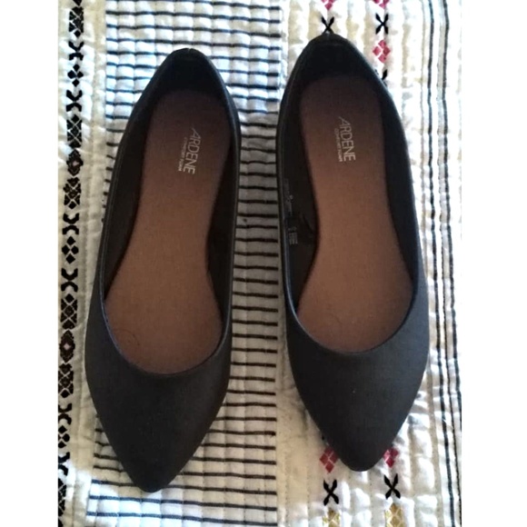 Black Matte Faux Leather Pointy Flats - Picture 2 of 4